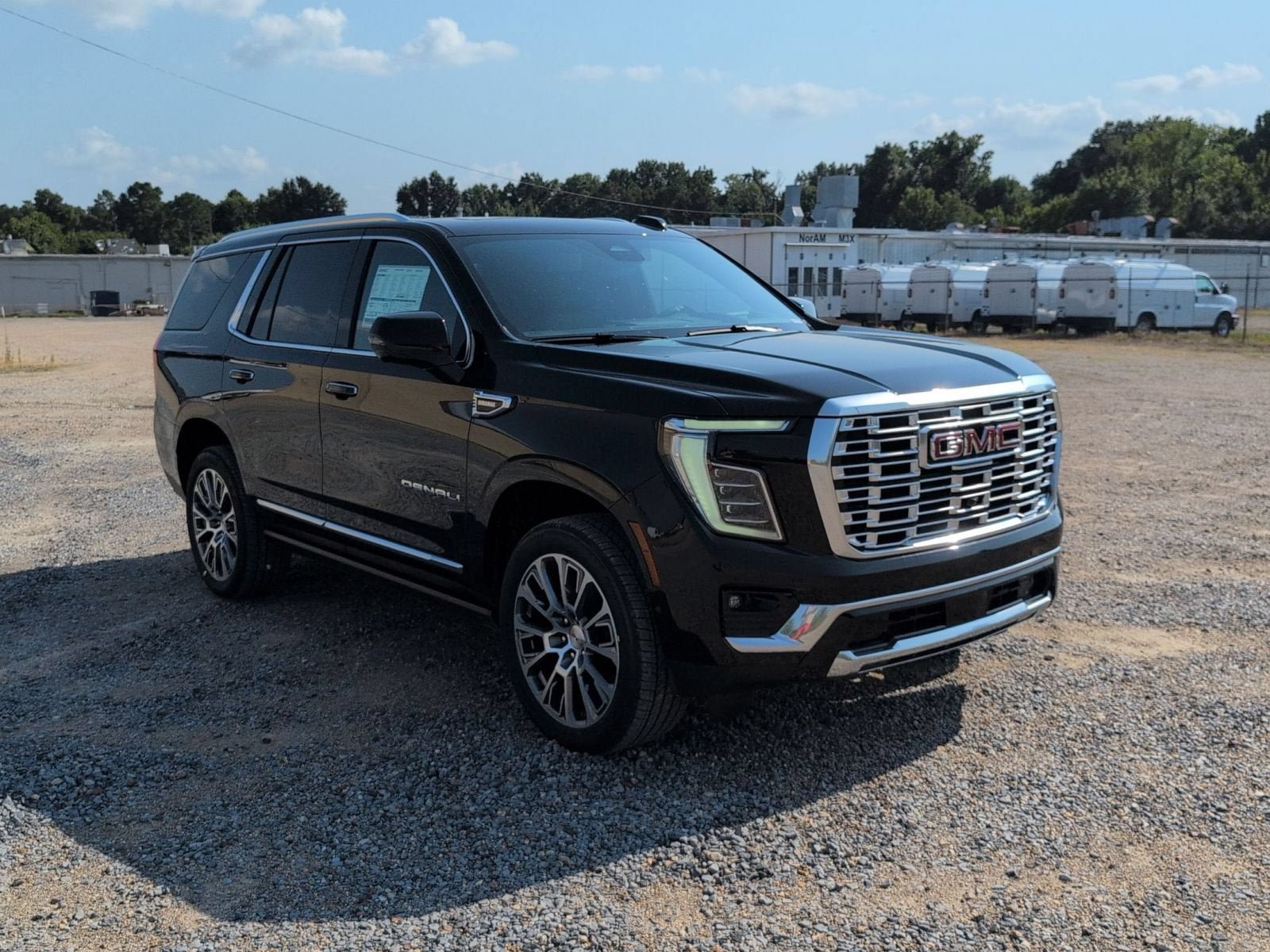 New 2026 GMC Yukon Denali w/ Denali Reserve Package AWD/4WD image 8