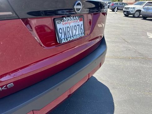 Certified 2025 Nissan Kicks SV FWD image 4