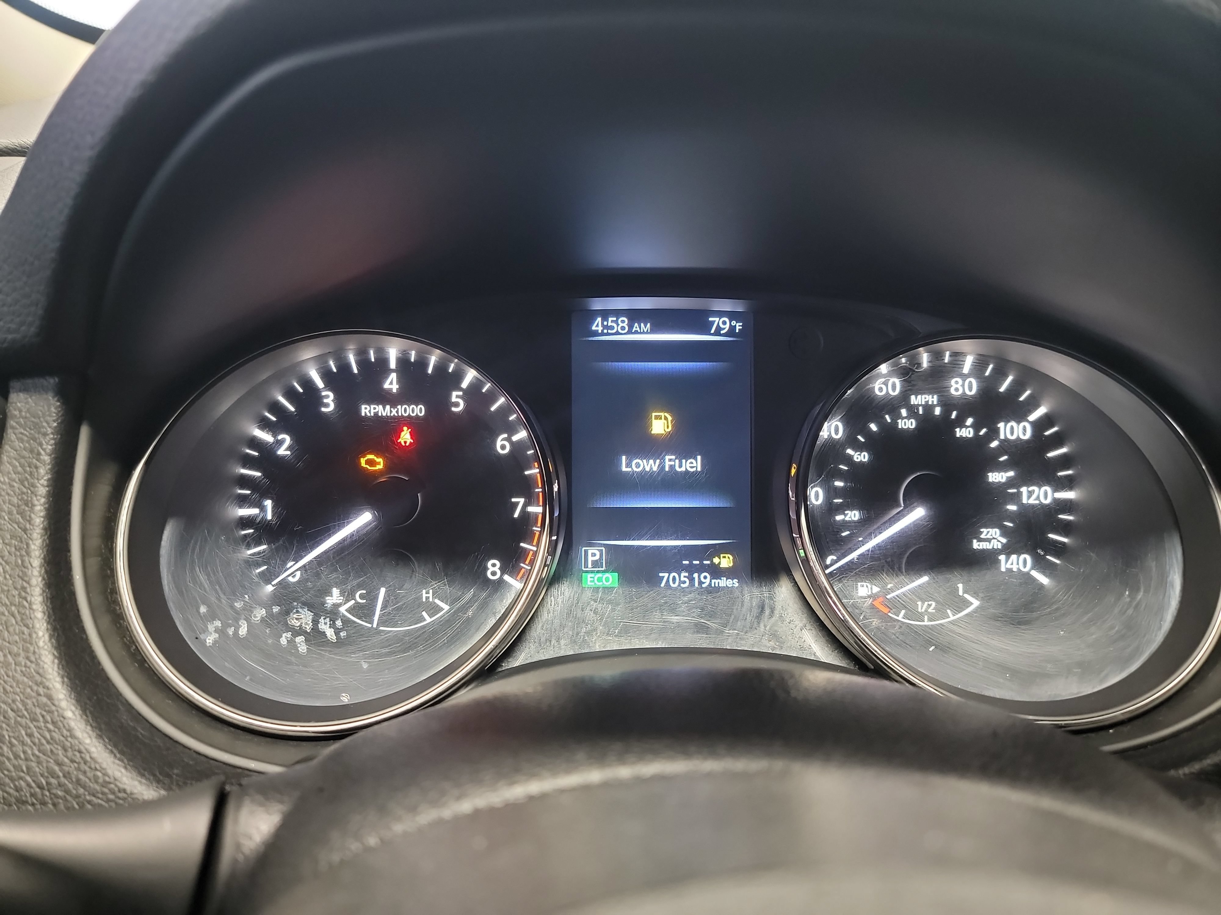 Used 2017 Nissan Rogue SV AWD/4WD image 18
