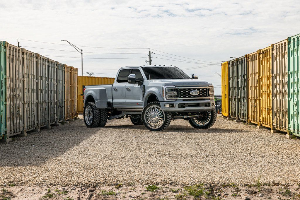 Used 2026 Ford F450 Platinum w/ Platinum Plus Package AWD/4WD image 1