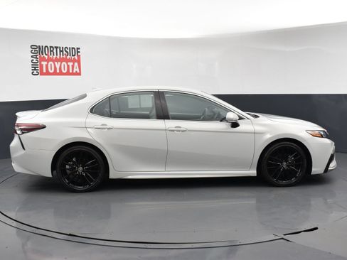 Used 2022 Toyota Camry XSE FWD image 5
