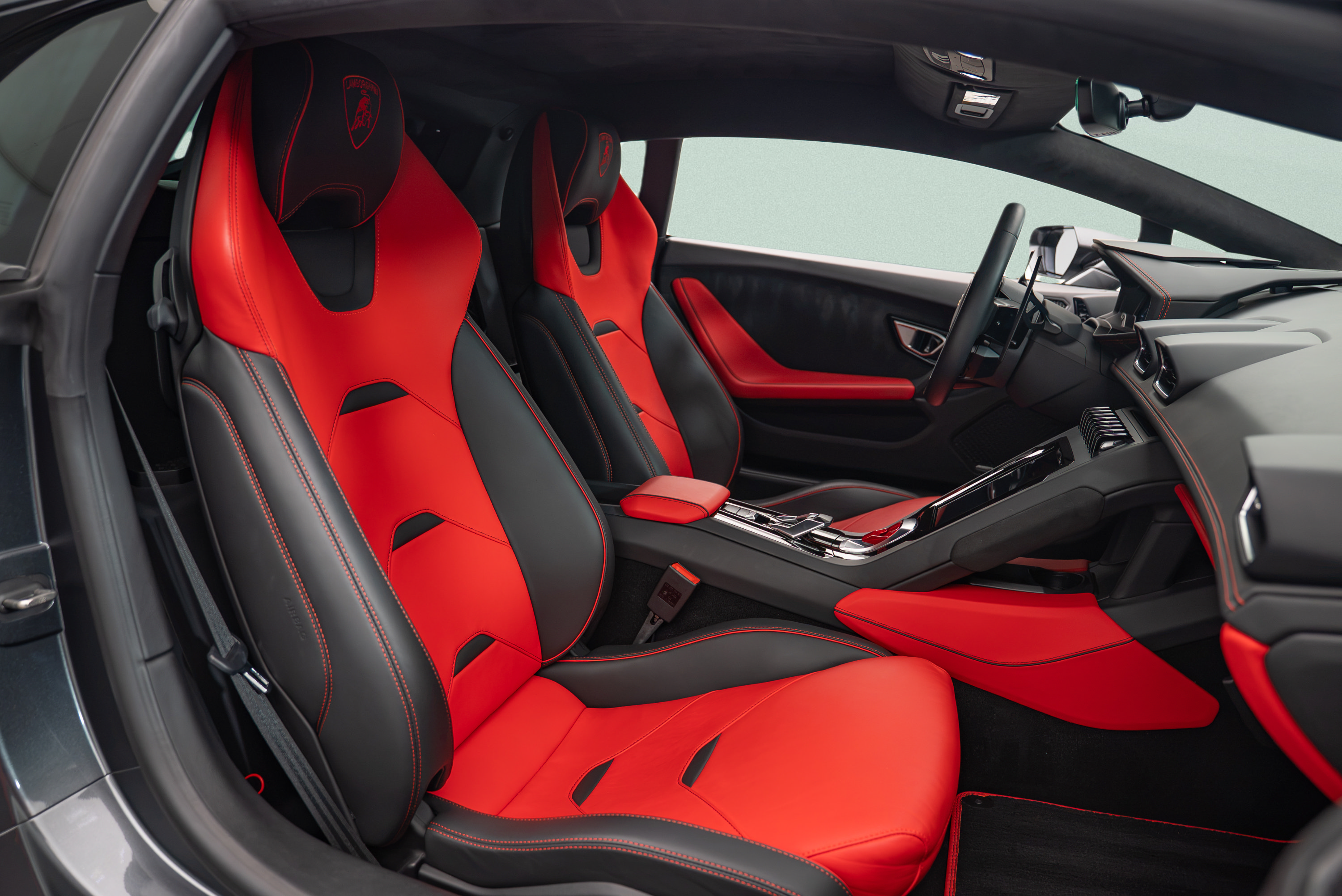 Used 2021 Lamborghini Huracan EVO RWD image 10