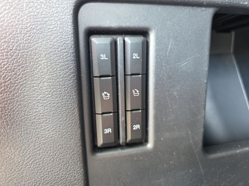 Used 2024 Ford Expedition XLT AWD/4WD image 17