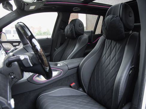 Used 2026 Mercedes-Benz Maybach GLS 600 4MATIC image 5