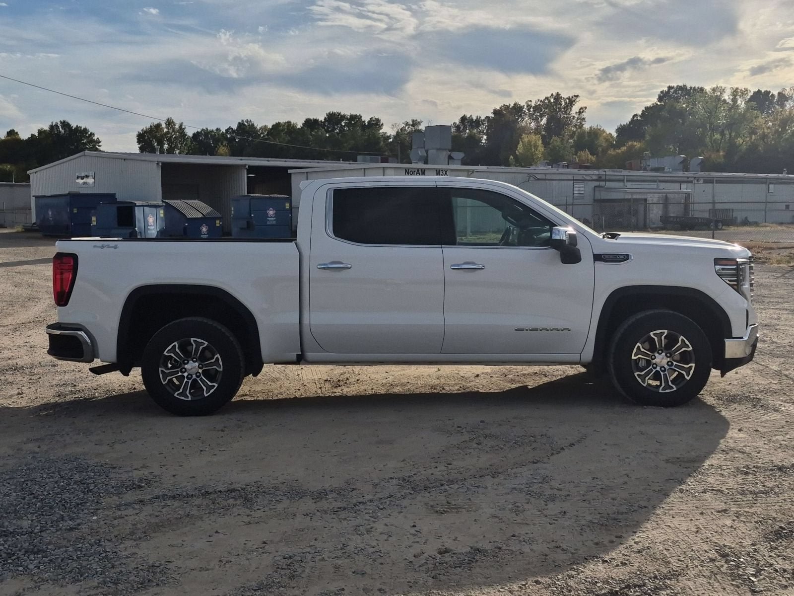 Used 2025 GMC Sierra 1500 SLT AWD/4WD image 7