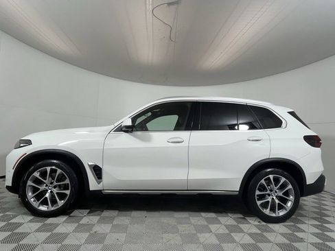 Used 2024 BMW X5 xDrive40i w/ Parking Assistance Package image 4