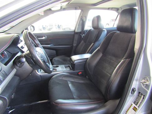 Used 2016 Toyota Camry XSE w/ Moonroof Package FWD image 9