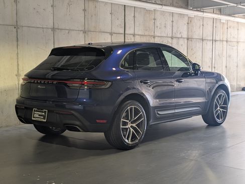Certified 2026 Porsche Macan AWD/4WD image 9