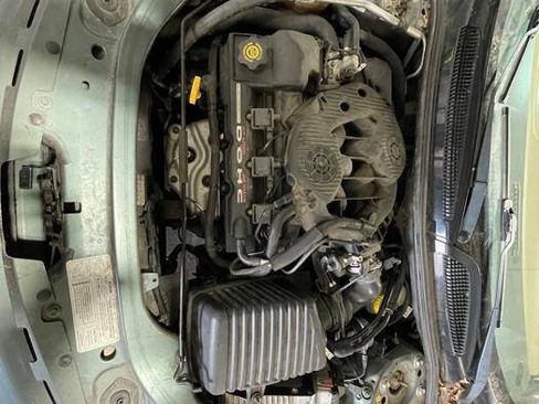 Used 2002 Chrysler Sebring LXi image 38