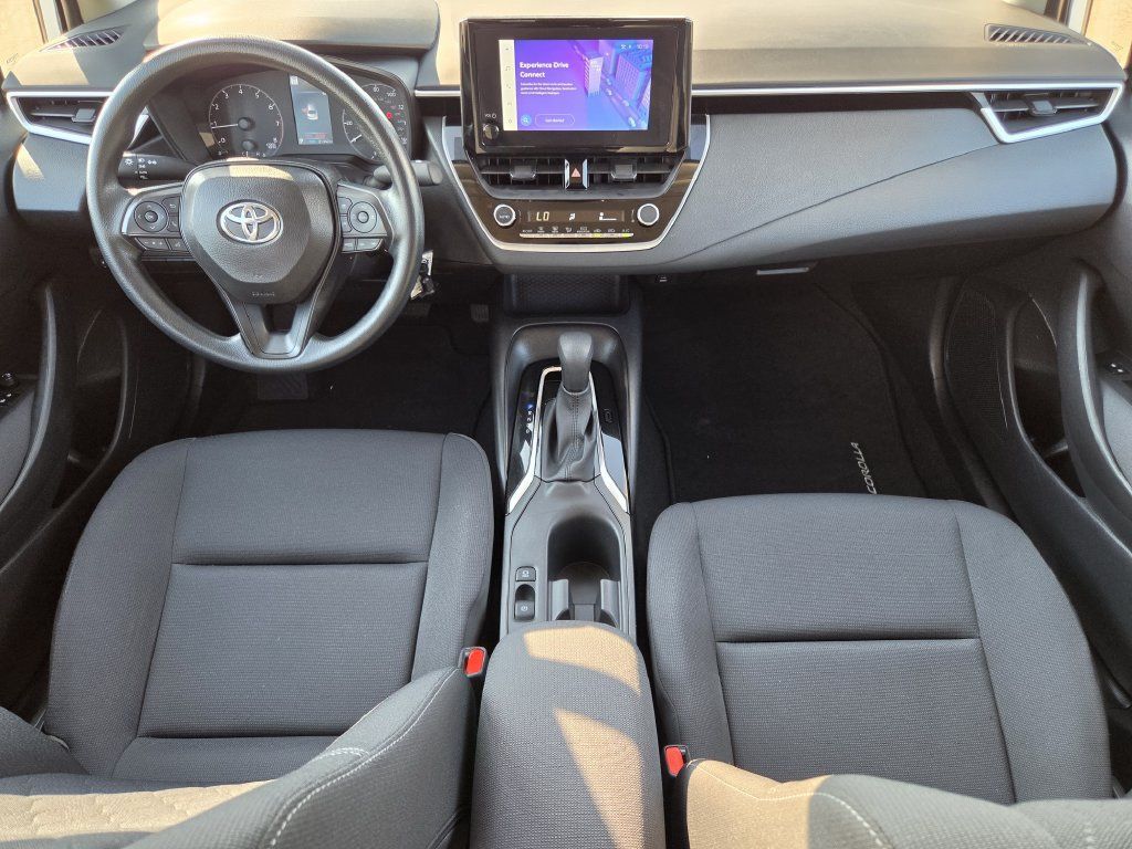 Used 2025 Toyota Corolla LE FWD image 12