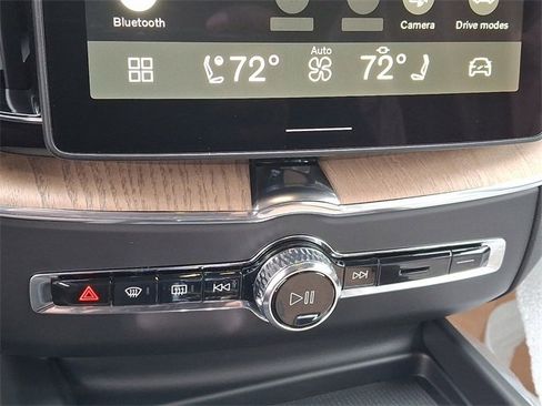 New 2026 Volvo XC60 B5 Plus w/ Protection Package Premier image 8