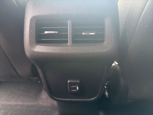 Used 2023 Chevrolet Equinox LT w/ LPO, Floor Liner Package FWD image 15