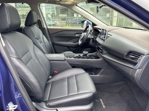 Used 2023 Nissan Rogue SV w/ SV Premium B Package AWD/4WD image 14