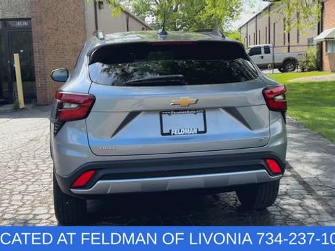 Used 2024 Chevrolet Trax LT w/ Driver Confidence Package FWD image 7