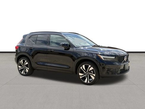 Used 2025 Volvo XC40 B5 Ultra w/ Protection Package Premier AWD/4WD image 3