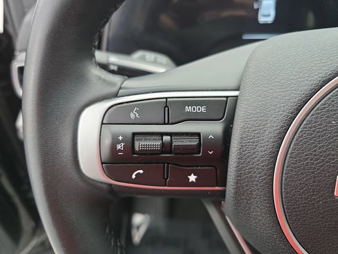 Used 2024 Kia Sportage EX image 16
