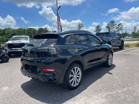 Used 2025 Buick Encore GX Avenir w/ Avenir Technology Package FWD image 5