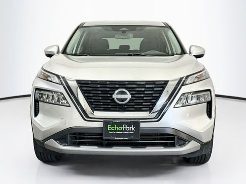 Used 2023 Nissan Rogue SV AWD/4WD image 2