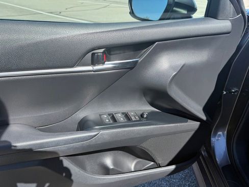 Used 2020 Toyota Camry LE FWD image 25
