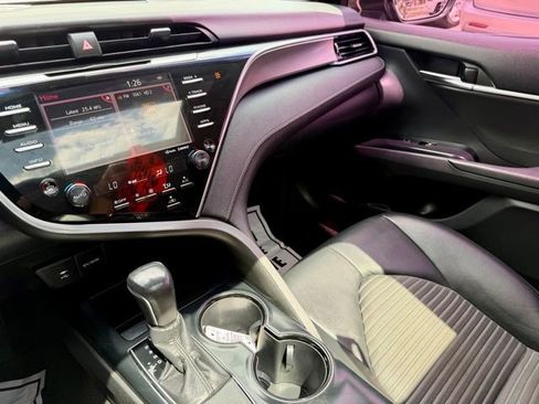 Used 2018 Toyota Camry SE w/ Audio Package FWD image 39