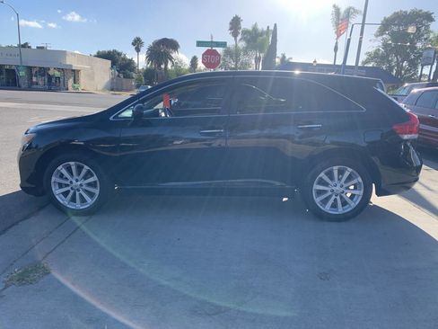 Used 2010 Toyota Venza FWD 4cyl 4dr Crossover image 4