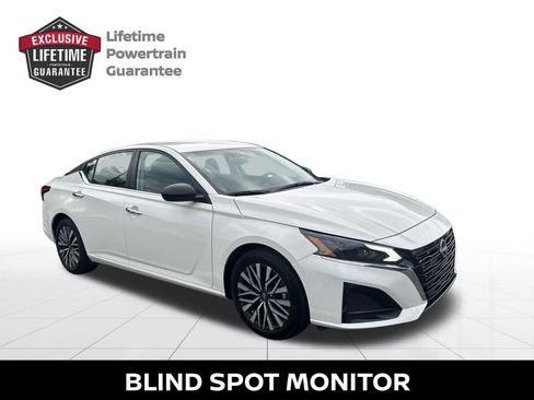 Certified 2025 Nissan Altima 2.5 SV FWD image 8