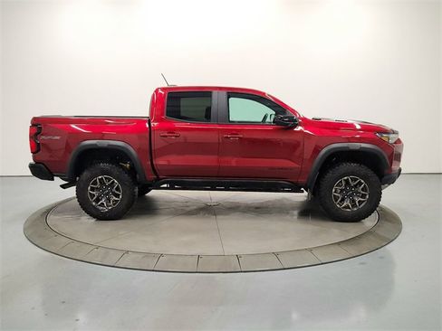 Used 2025 Chevrolet Colorado ZR2 image 8