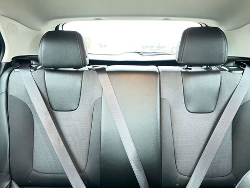 Used 2025 Buick Encore GX Preferred image 38