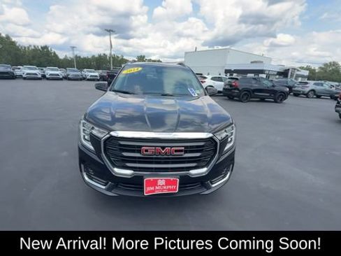 Used 2024 GMC Terrain SLE w/ Driver Convenience Package AWD/4WD image 3