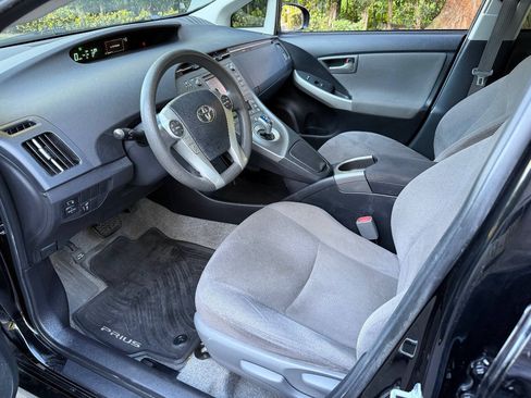 Used 2015 Toyota Prius Two w/ Preferred Accessory Package FWD image 11