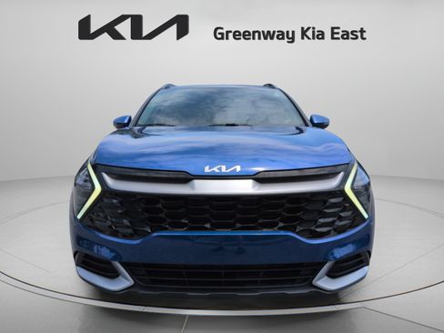 Certified 2025 Kia Sportage EX w/ Premium Package FWD image 11