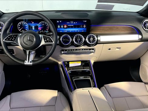 New 2026 Mercedes-Benz GLB 250 4MATIC image 7
