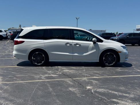 Certified 2024 Honda Odyssey Elite image 3