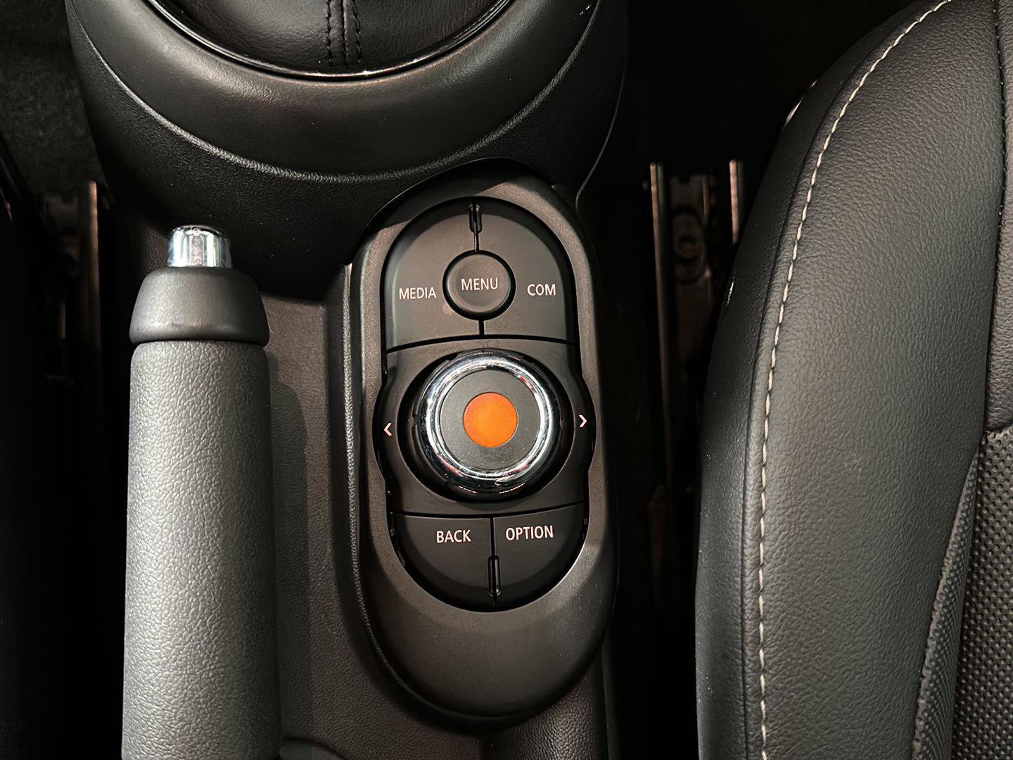 Used 2022 MINI Cooper 2-Door Hardtop FWD image 19