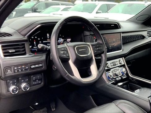 Used 2023 GMC Yukon XL Denali w/ Denali Reserve Package image 17