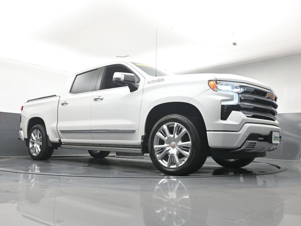 Used 2024 Chevrolet Silverado 1500 High Country w/ High Country Premium Package AWD/4WD image 26