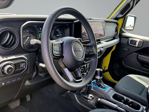 Used 2024 Jeep Wrangler Unlimited Rubicon 4xe AWD/4WD image 14