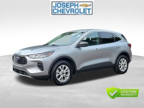 Used 2024 Ford Escape Active AWD/4WD image 2