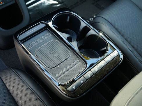 Used 2025 Hyundai Ioniq 5 Limited image 17