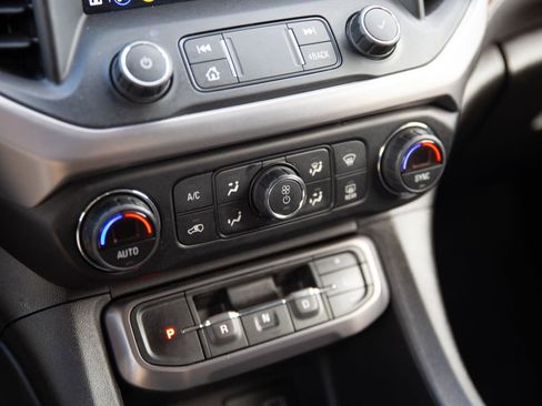 Used 2020 GMC Acadia AT4 image 15