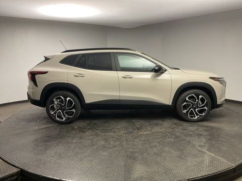 New 2026 Chevrolet Trax RS image 8