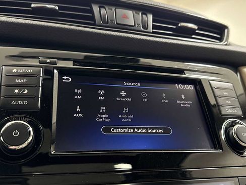 Used 2019 Nissan Rogue SL w/ Premium Package image 18