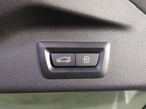 Used 2025 BMW X7 xDrive40i image 15