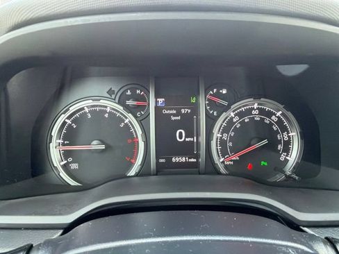 Used 2022 Toyota 4Runner Limited AWD/4WD image 31