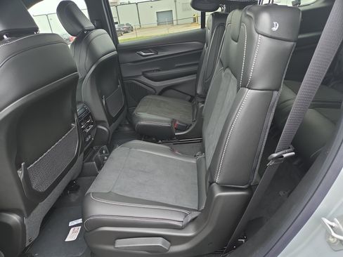 New 2025 Jeep Grand Cherokee L Altitude image 6