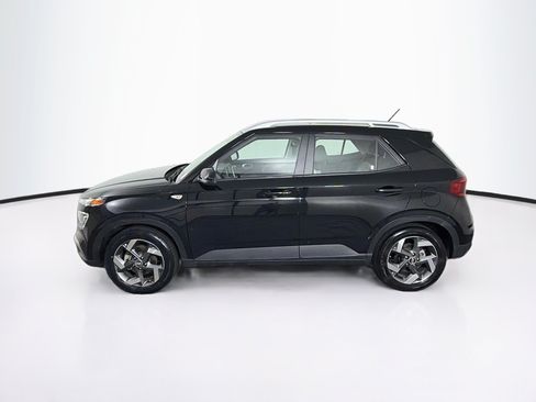 Used 2025 Hyundai Venue SEL FWD image 4