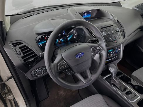 Used 2018 Ford Escape SE image 16