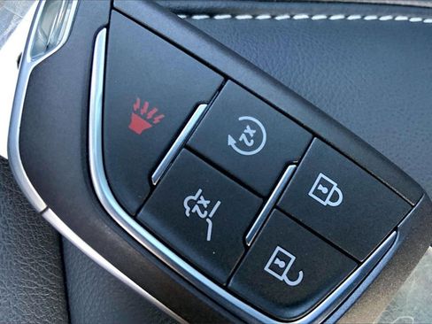 Used 2025 Cadillac Optiq Luxury 1 image 14