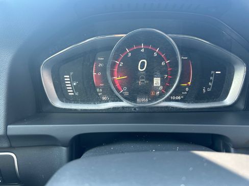 Used 2017 Volvo S60 T5 Inscription Platinum w/ Climate Package AWD/4WD image 4