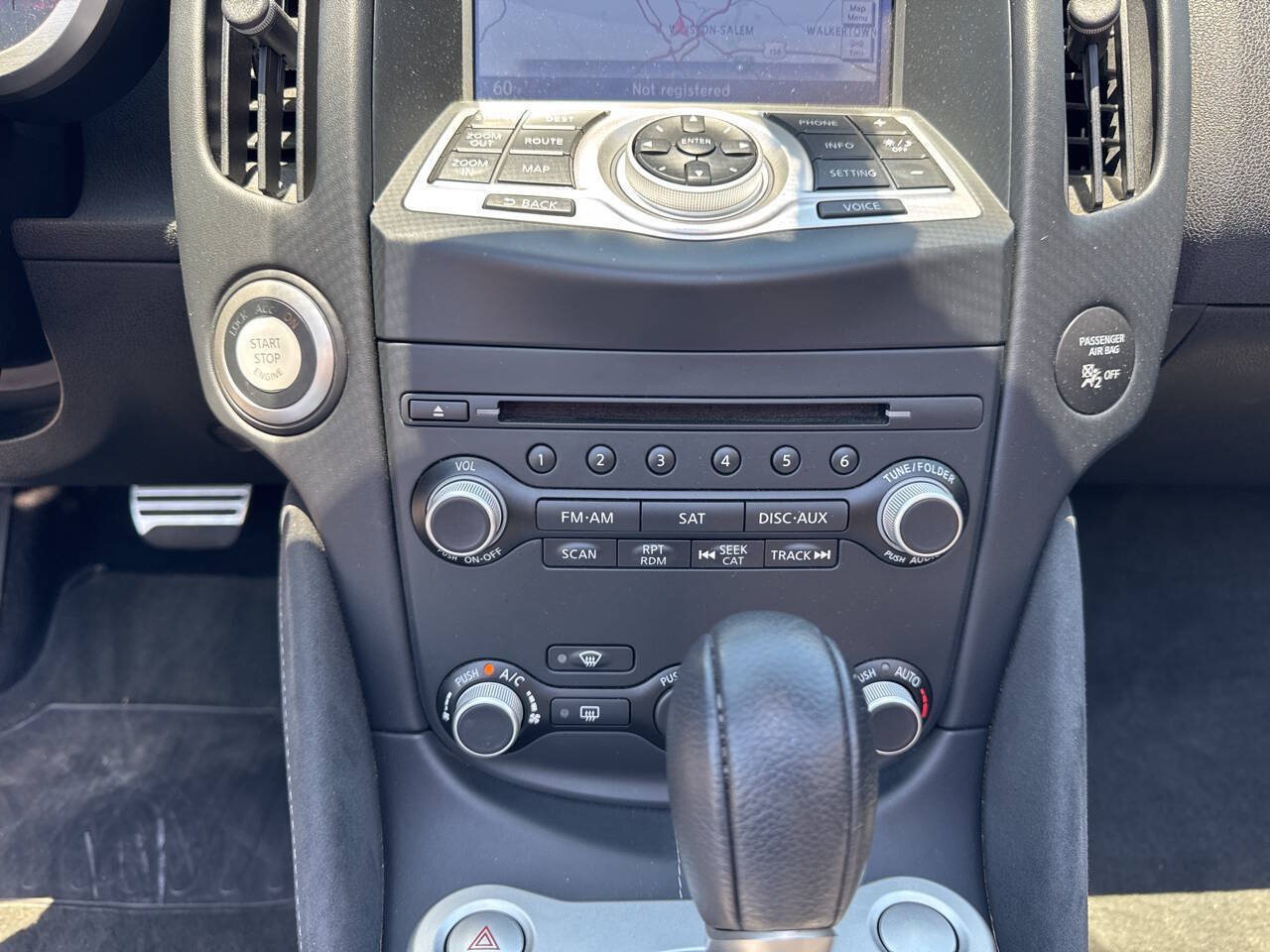 Used 2015 Nissan 370Z Touring RWD image 16